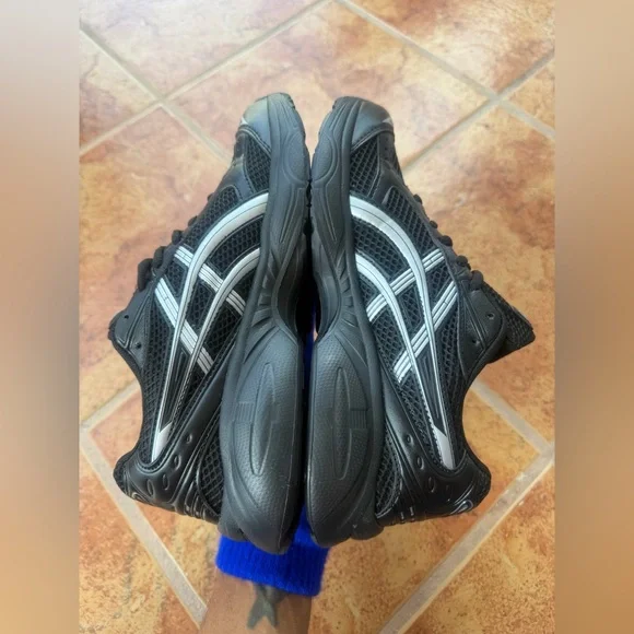 Size 8 Men’s And 9.5 Women’s -Asics Black and Silver Men's Athletic Sneakers - Picture 4 of 7